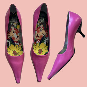 Two Lips Hot Pink Leather Pointed Toe Kitten Heel Pumps Size 6.5 – Pop Art Insol